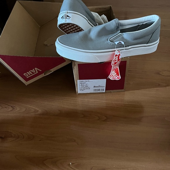 Vans - Picture 1 of 1